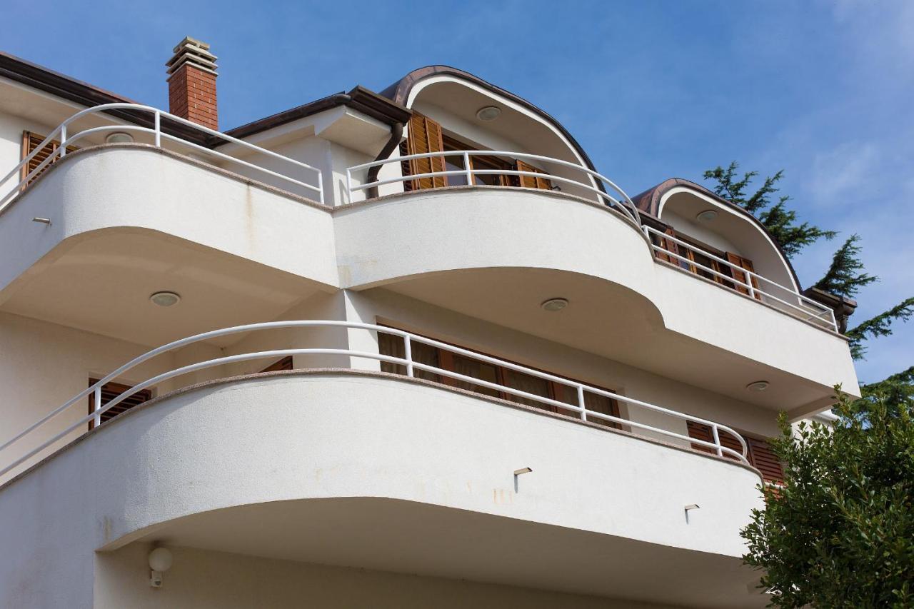 Apartman Vjekoslav Krk Town Exterior foto